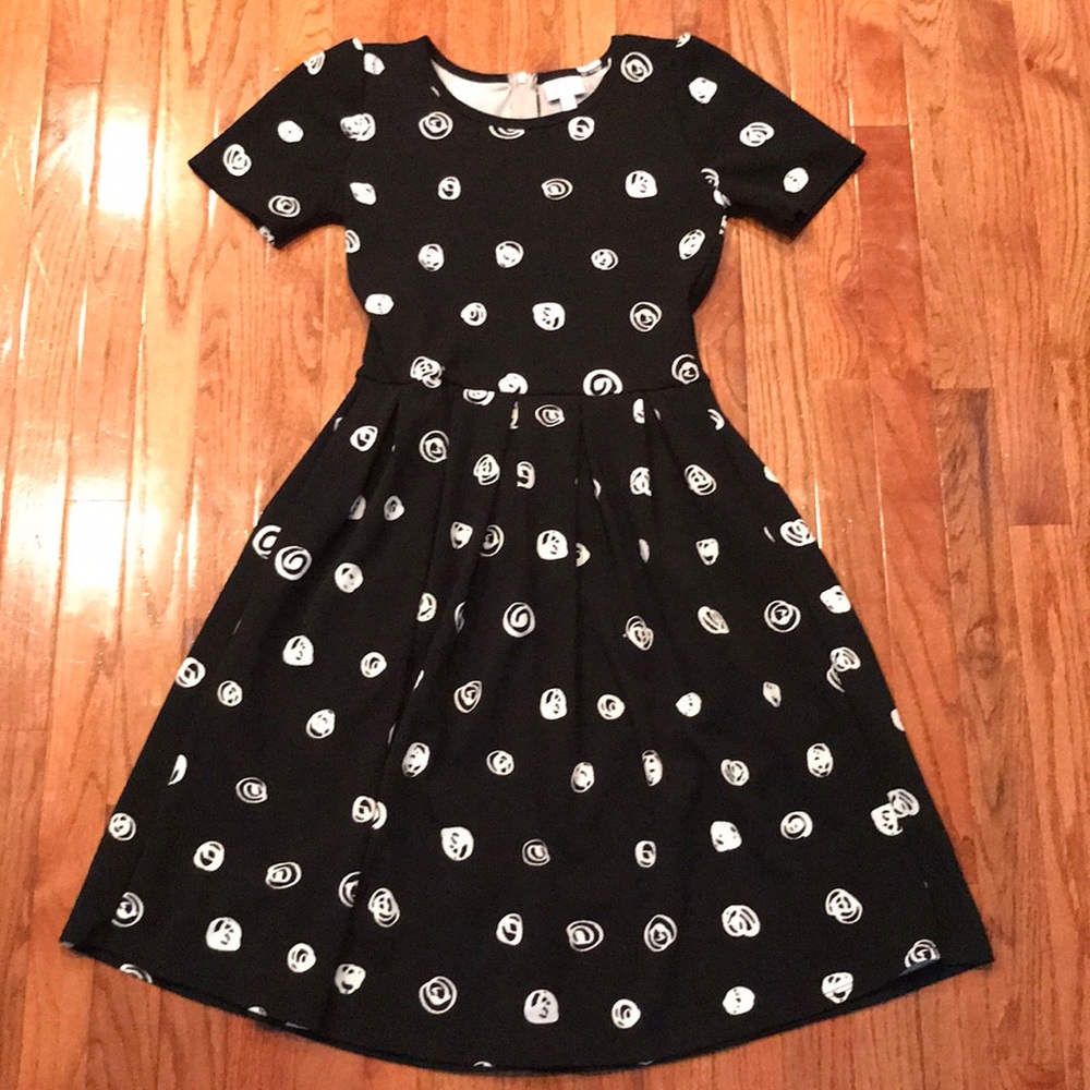Small LuLaRoe Amelia Dress
